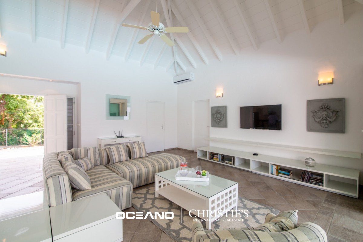 VILLA NO LIMITS AND VILLA CALLISTO