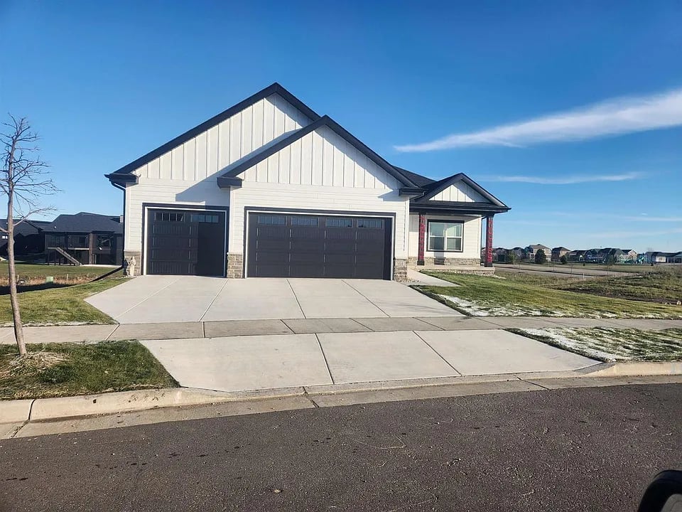 904 Travis Larson Ct