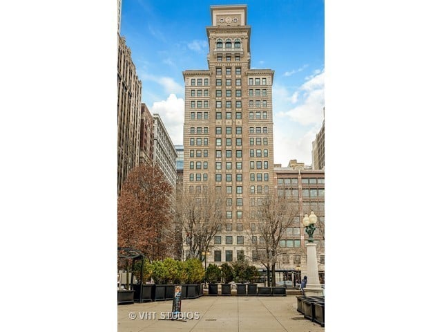 6 N Michigan Ave #1303