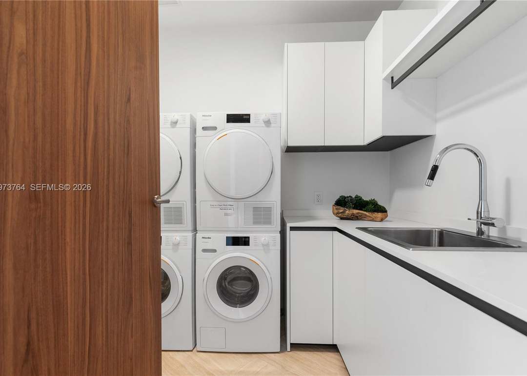 5 Grove Isle Dr Unit S201