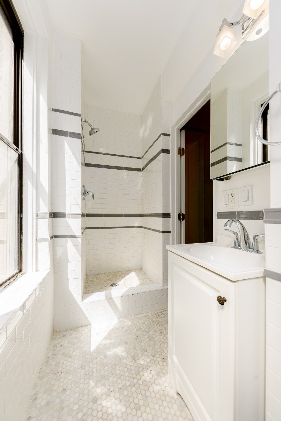 345 East 12th Street Unit: 18