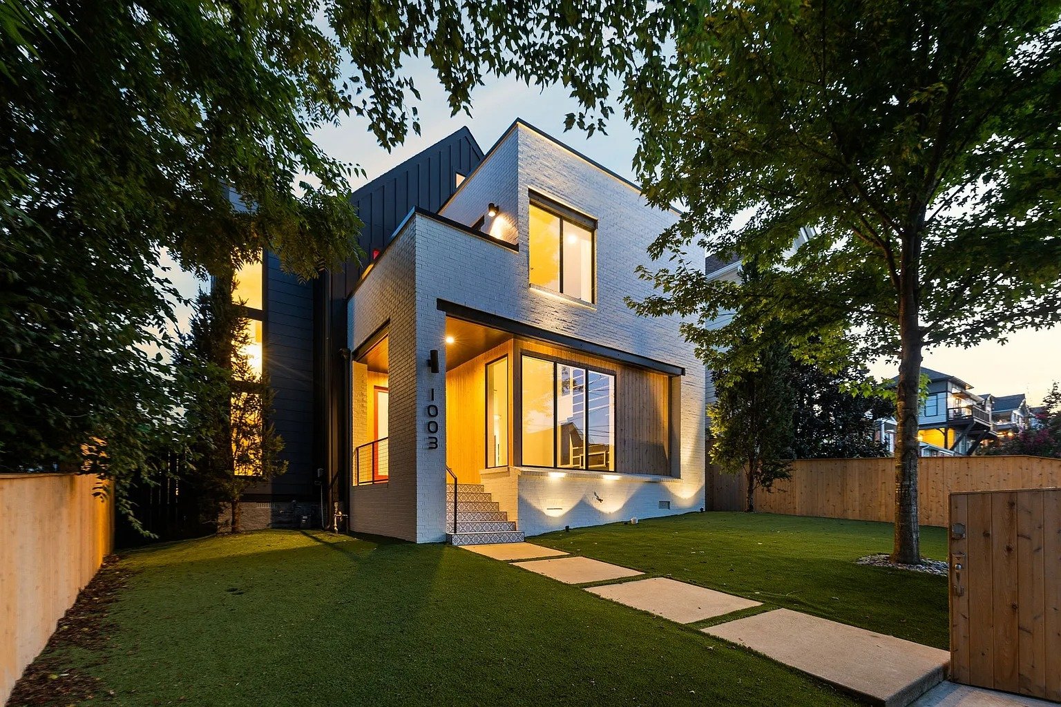 1003 W Grove Ave