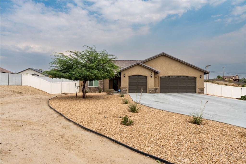 15325 Myalon Rd