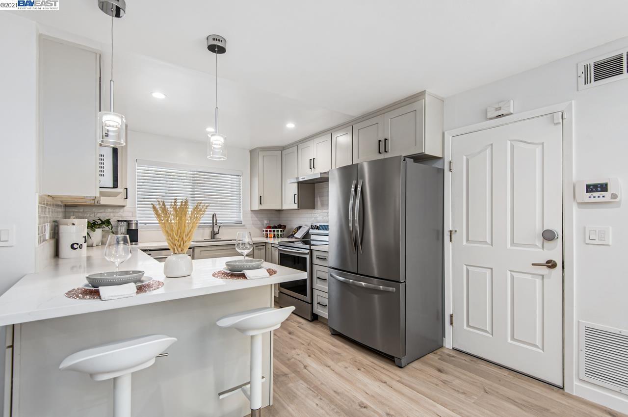 3052 Peppermint Dr