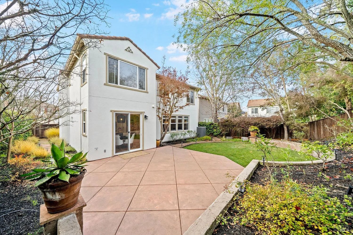 46 Waterbury Ln