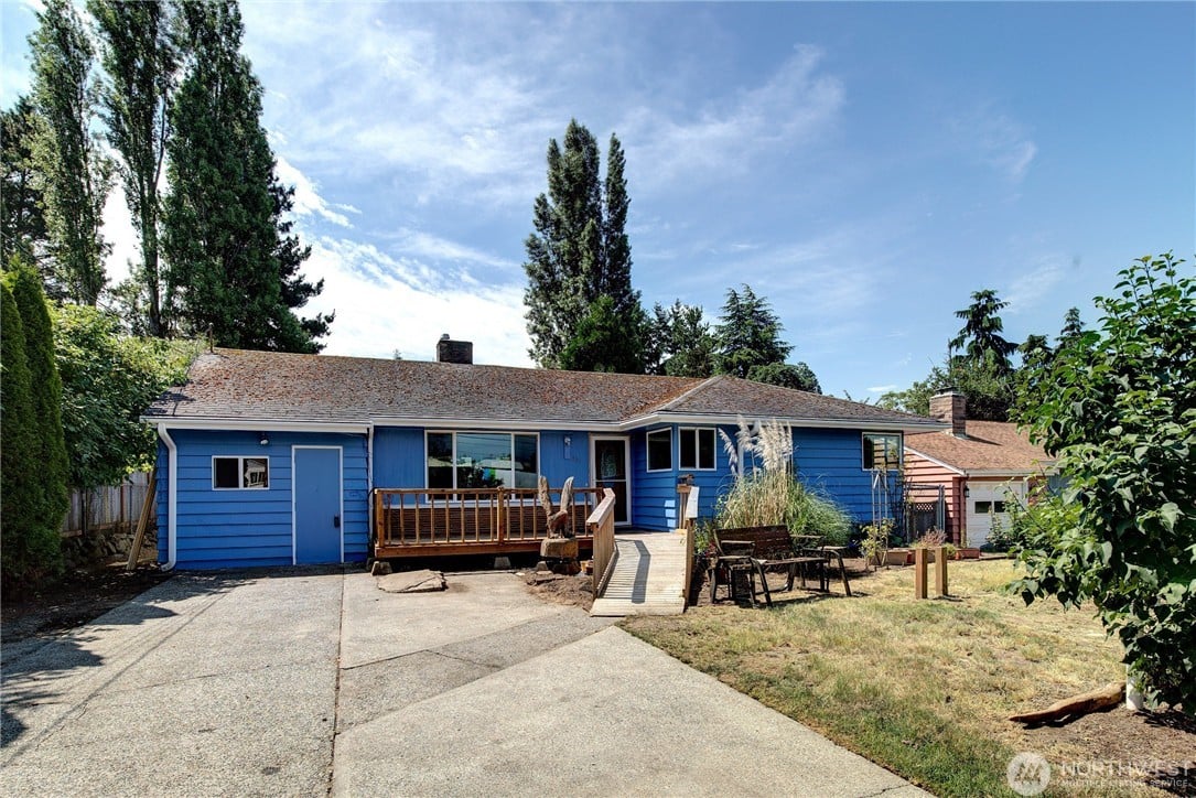 821 NE 152nd Street