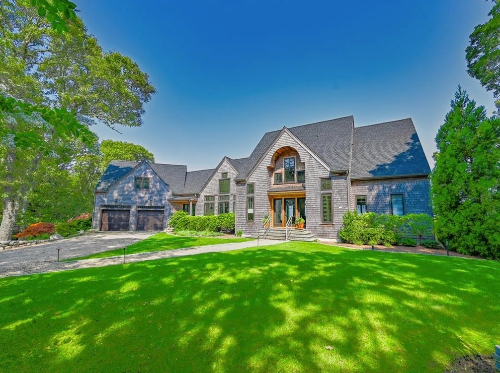 645 Lamberts Cove Rd