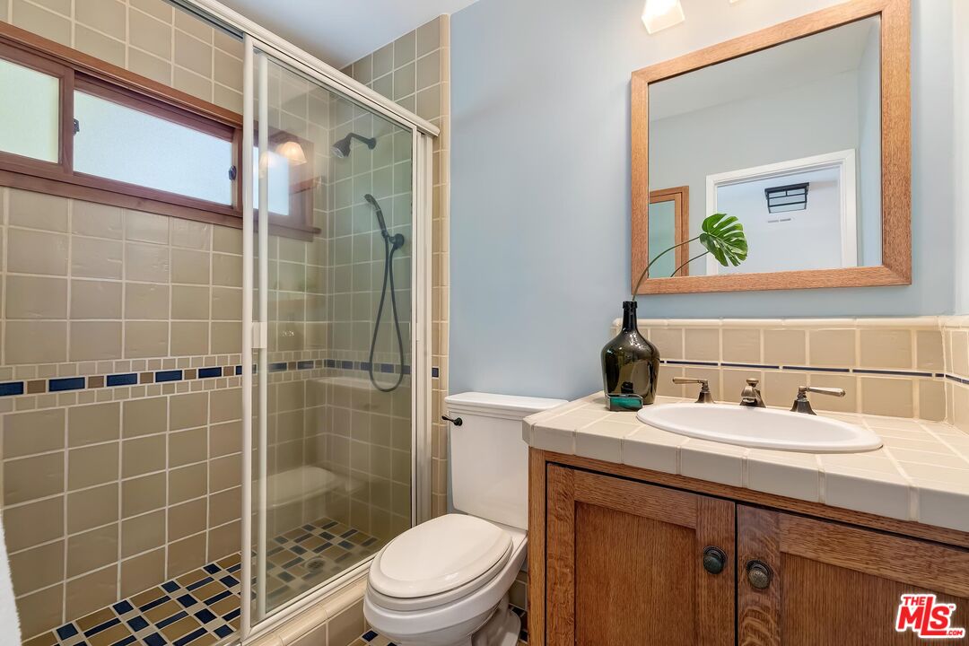 2277 Betty Ln