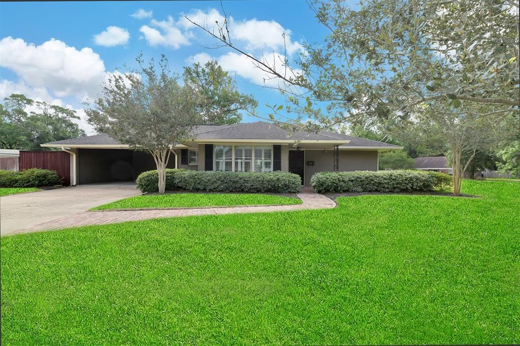1008 Oak Dr