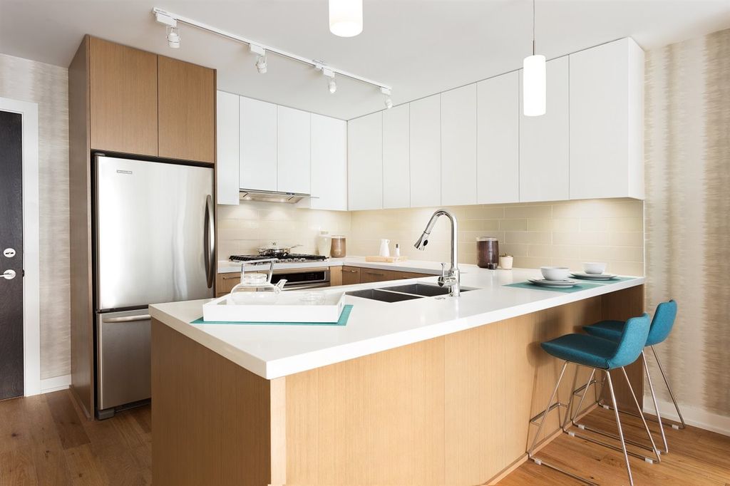 7008 River Pkwy, #201