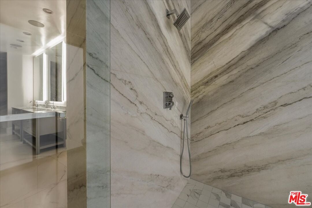 Northstar Manor, N Alta Dr, 90210