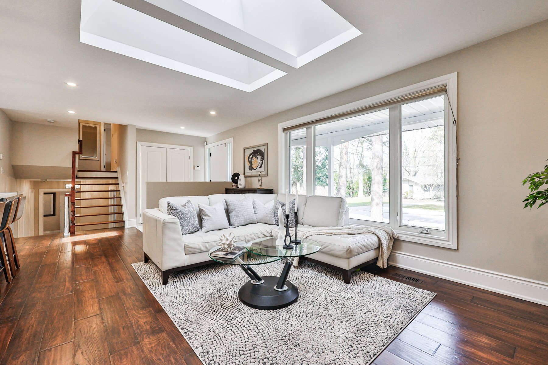 1276 Greenoaks Drive