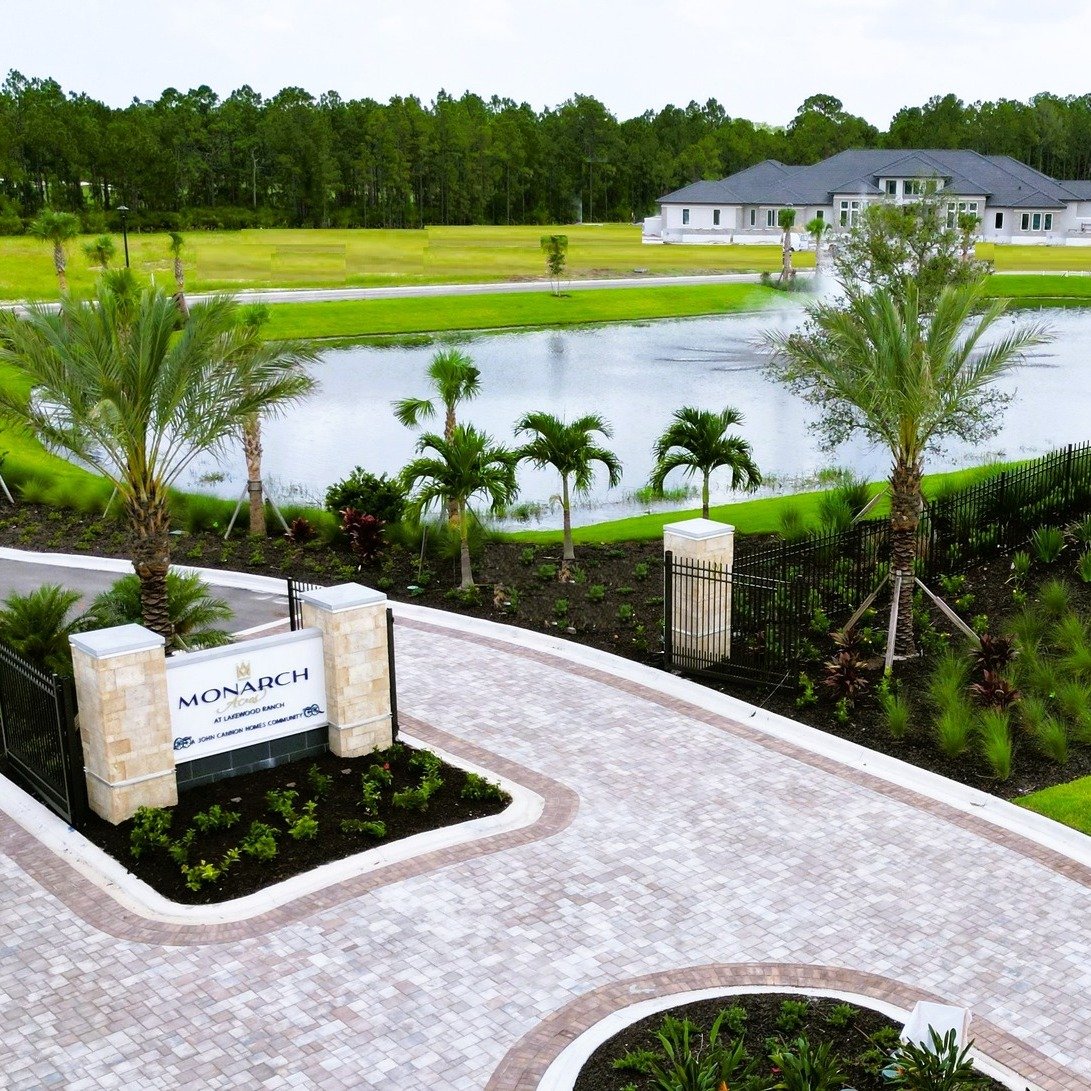 Gated Entrance & Privacy