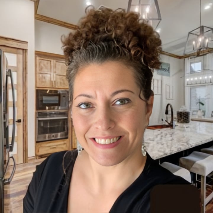 Crystal Hall Lawton, OK Real Estate Agent Headshot
