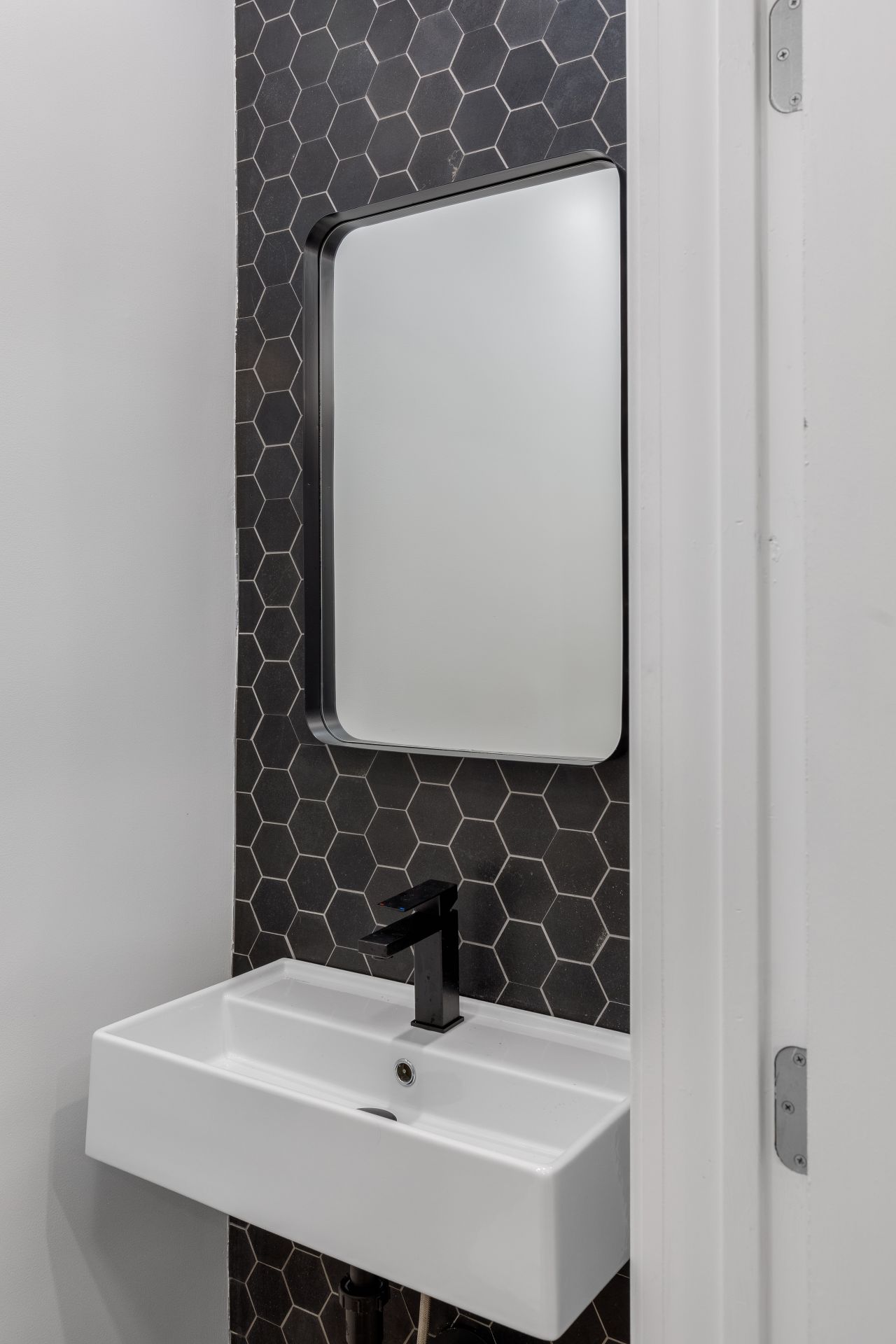 574 Mount Holyoke Ave