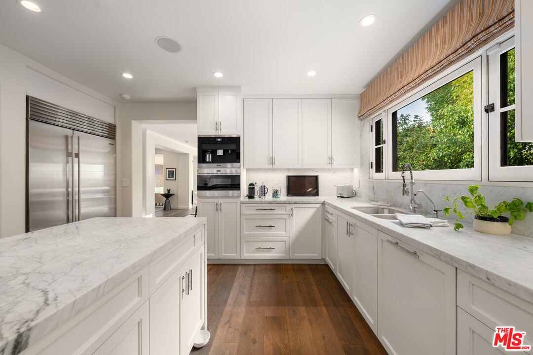 Miller, Los Angeles, 90069