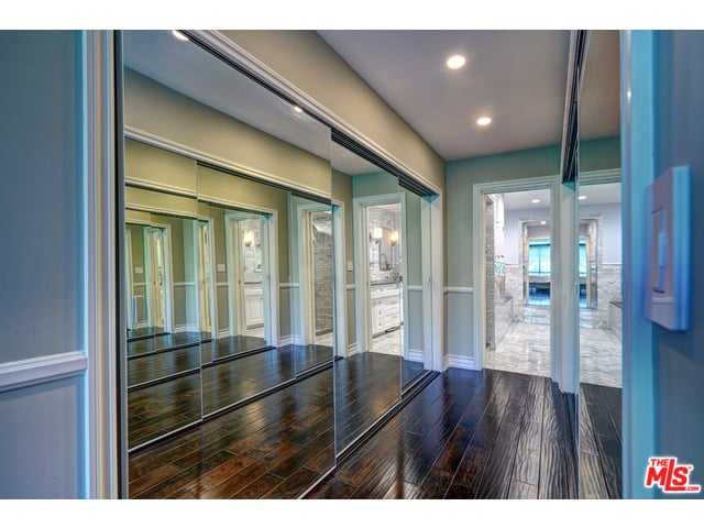 851 N Kings Rd #303