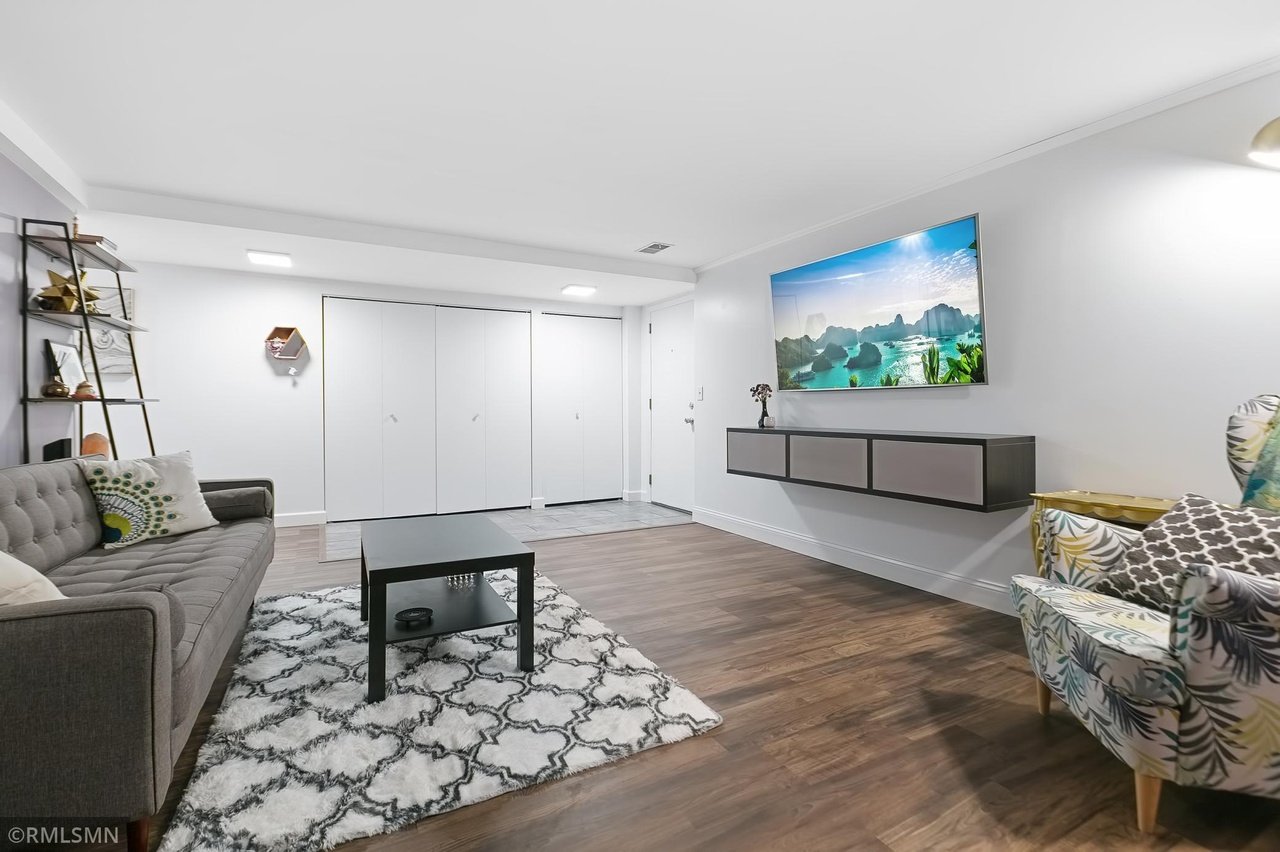 24 Saint Albans St S #7