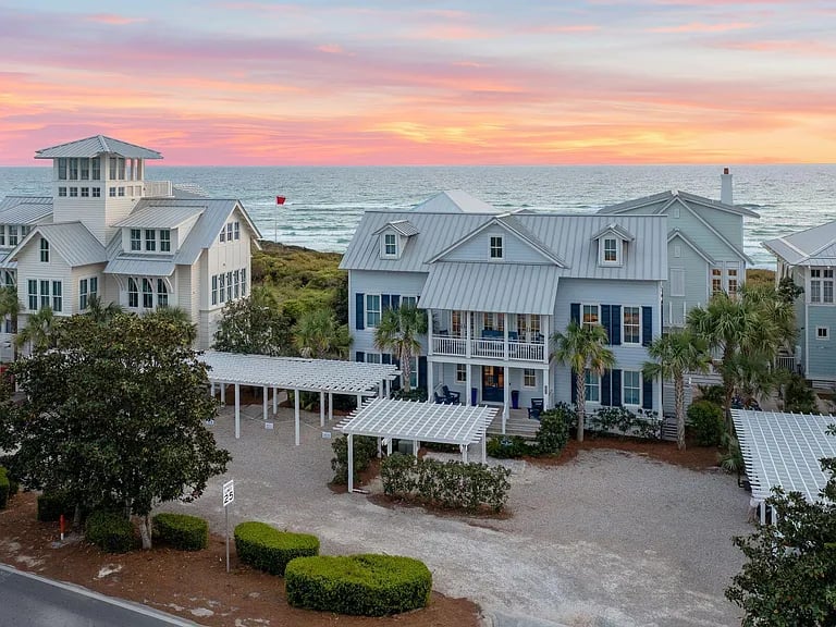 1942 E County Highway 30a