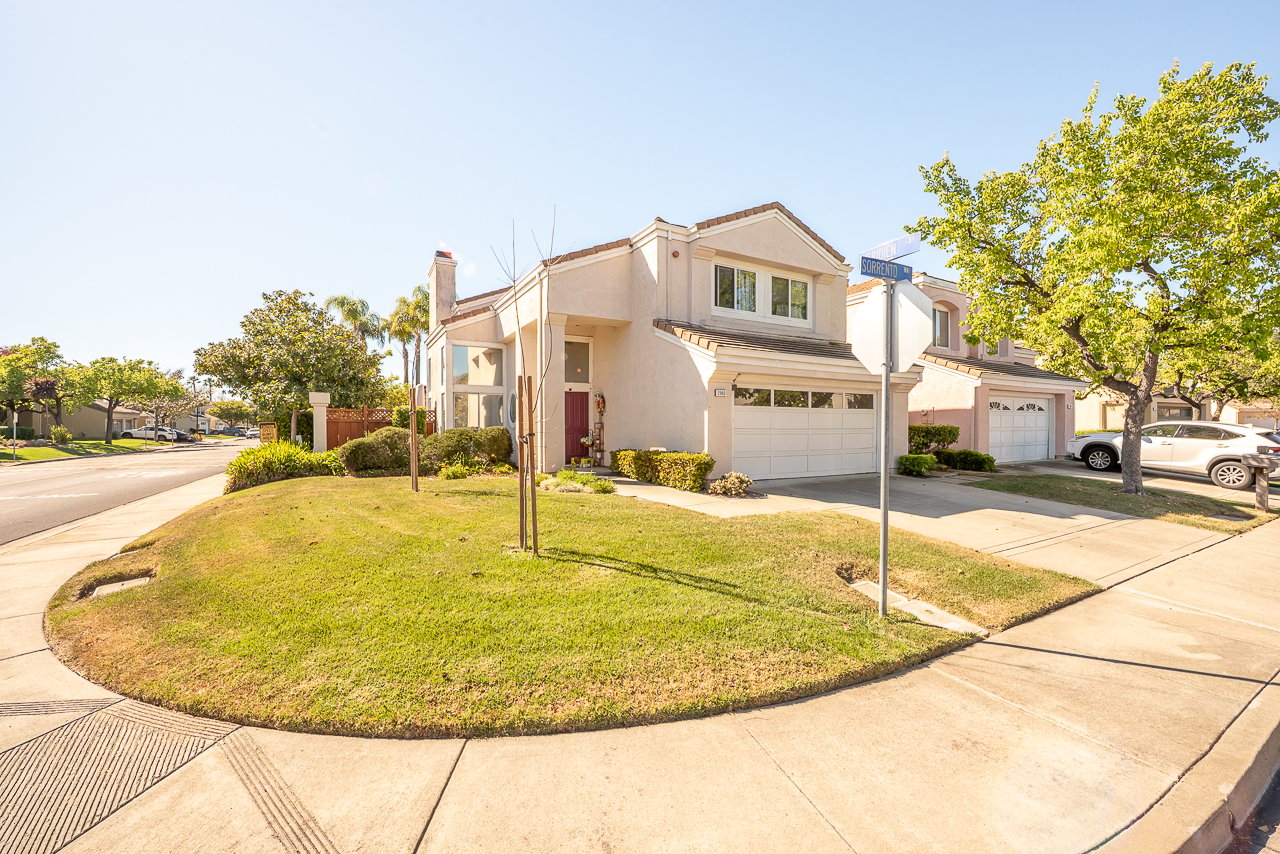 Meridien Court - Gated Community!