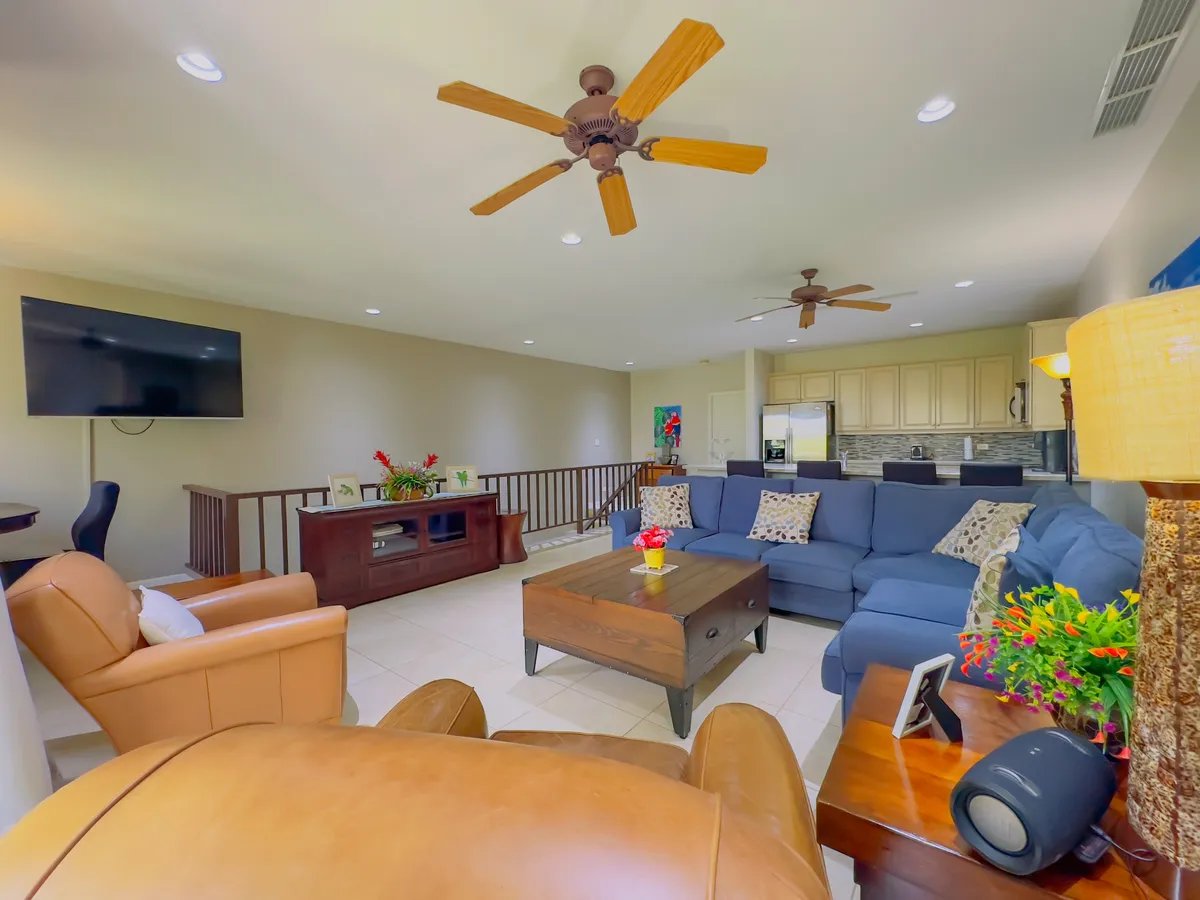 Pacifico Townhouse #101