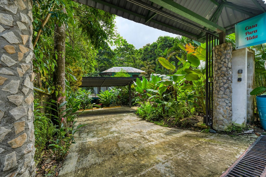 CASA PURA VIDA – MANUEL ANTONIO 3 BEDROOM HOME
