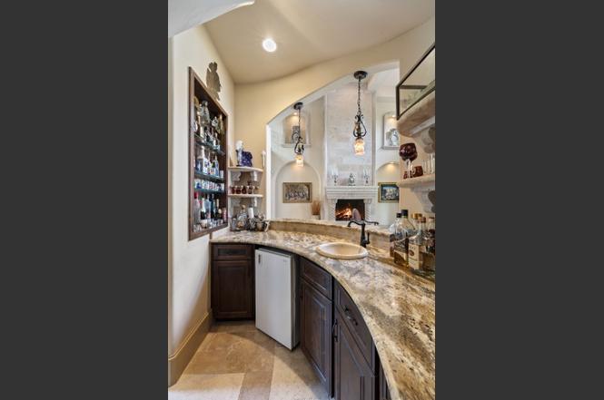 3104 Rivercrest Dr