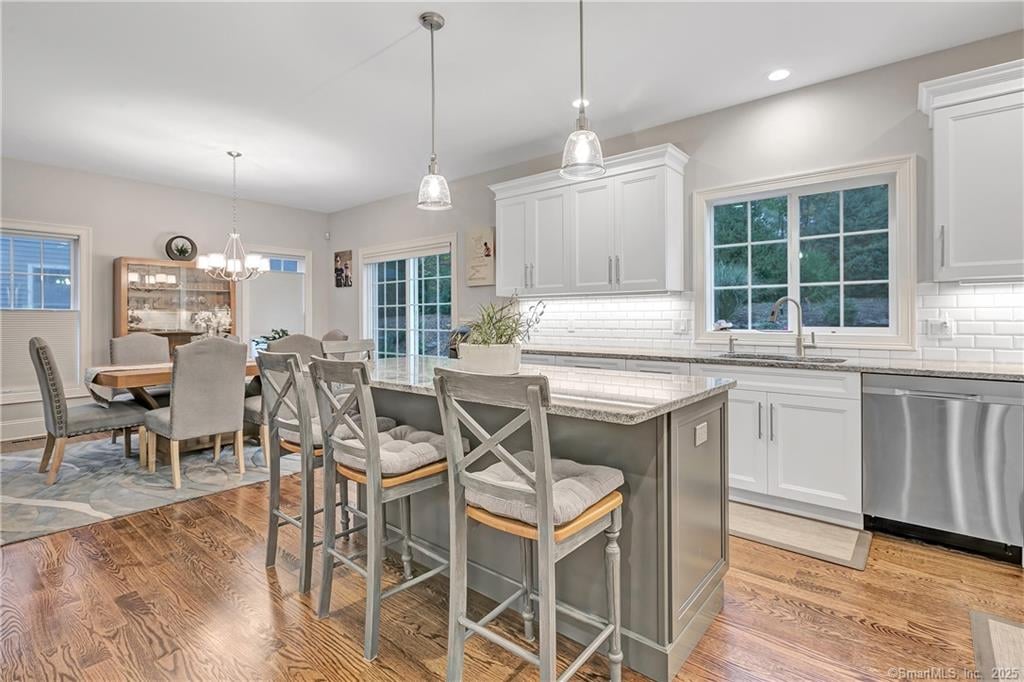 6 Moorefield Farms Rd, Trumbull