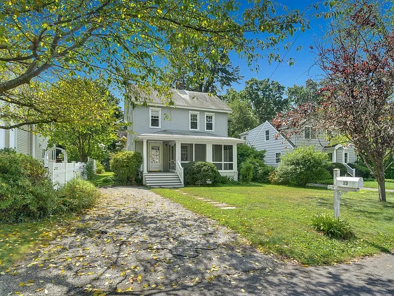 23 Casement St