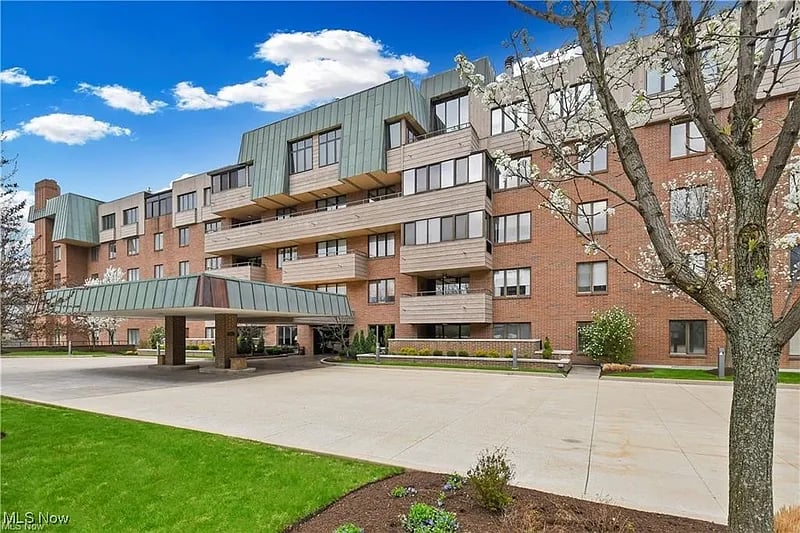 5200 Three Village Drive 4K