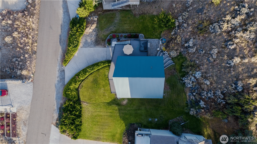 270 W Beach Dr