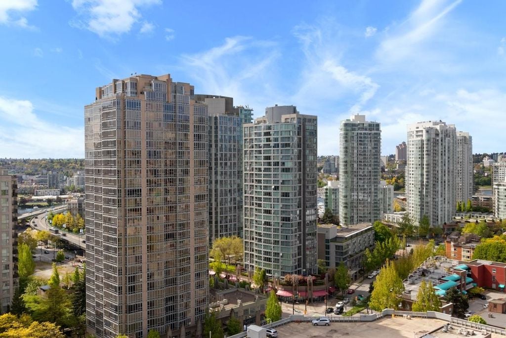 909 Mainland St, #2003