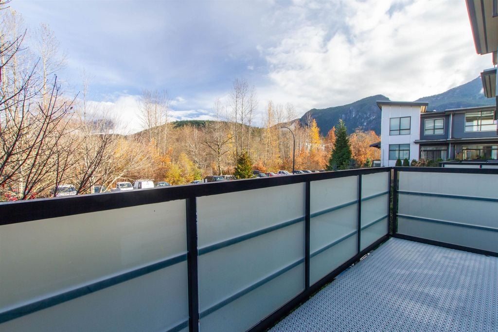 1220 Shannon Ln