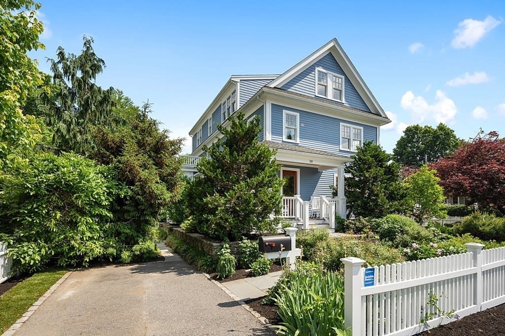 181 Everett