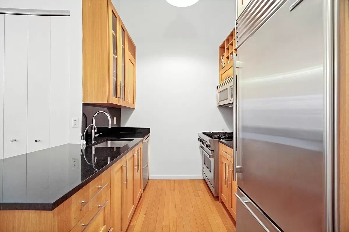 88 Greenwich St, #1706