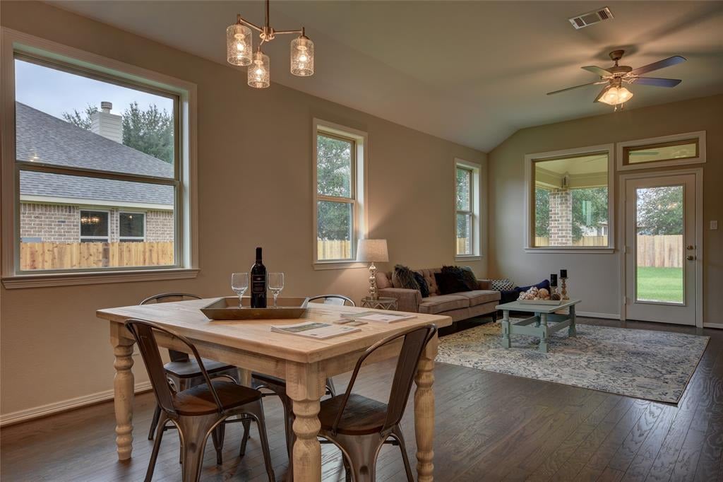 42 Briarwood Lane Bellville, Tx 77418