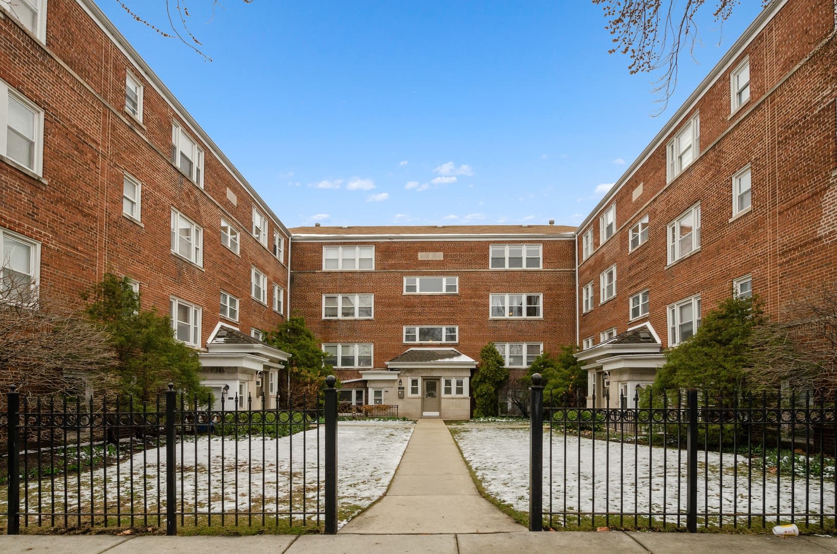 2918 W Berwyn