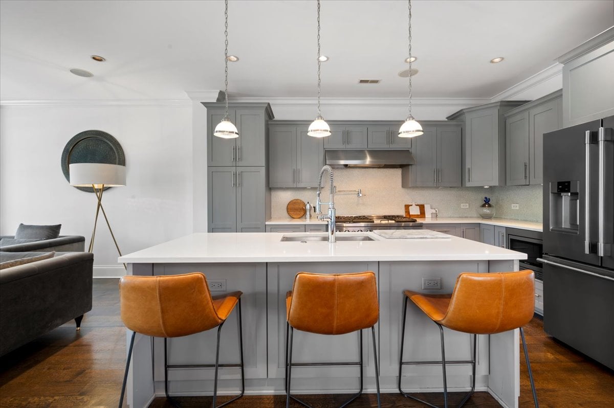 1821 N Larrabee Unit 2