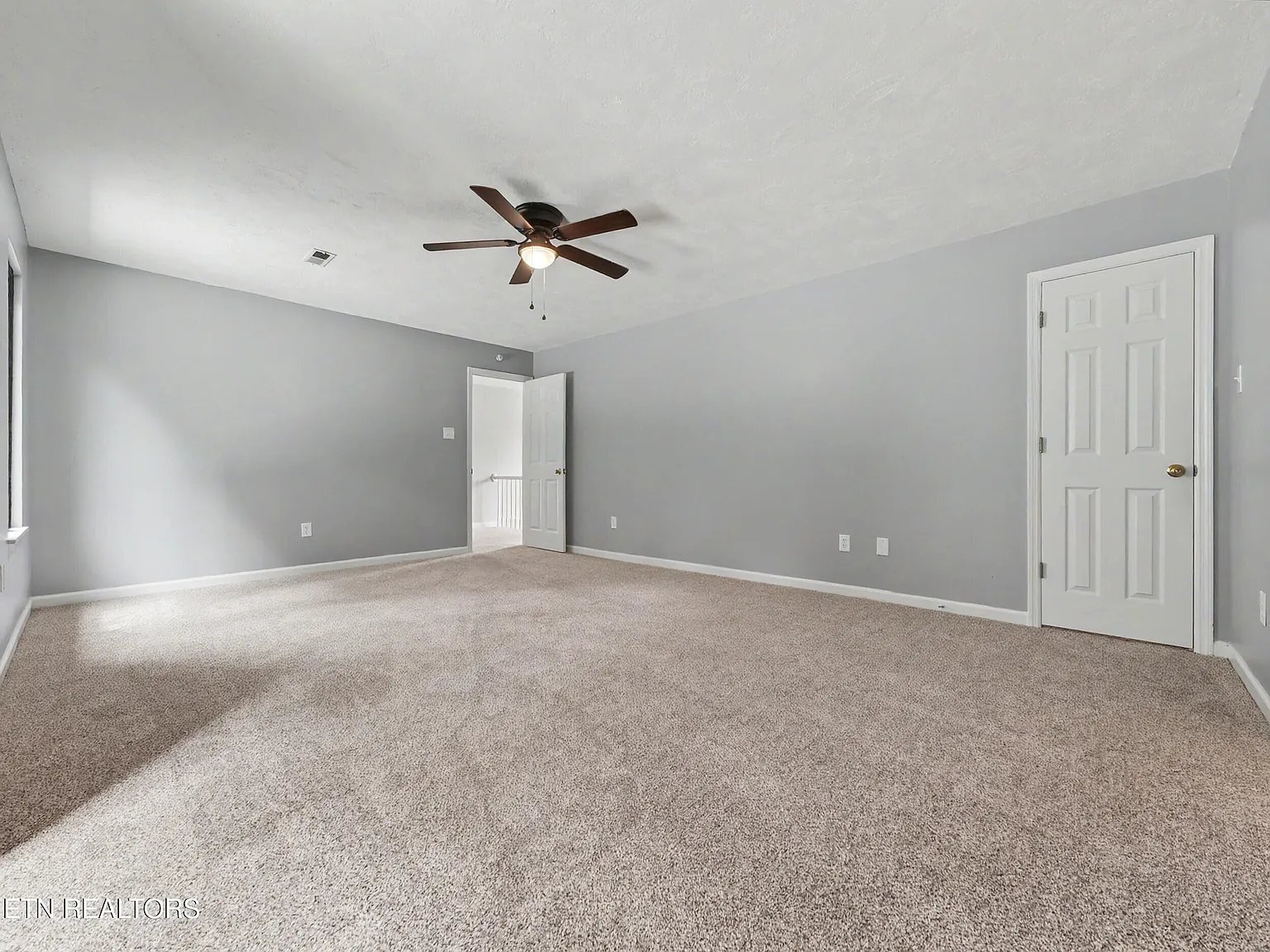 5516 Oakside Drive