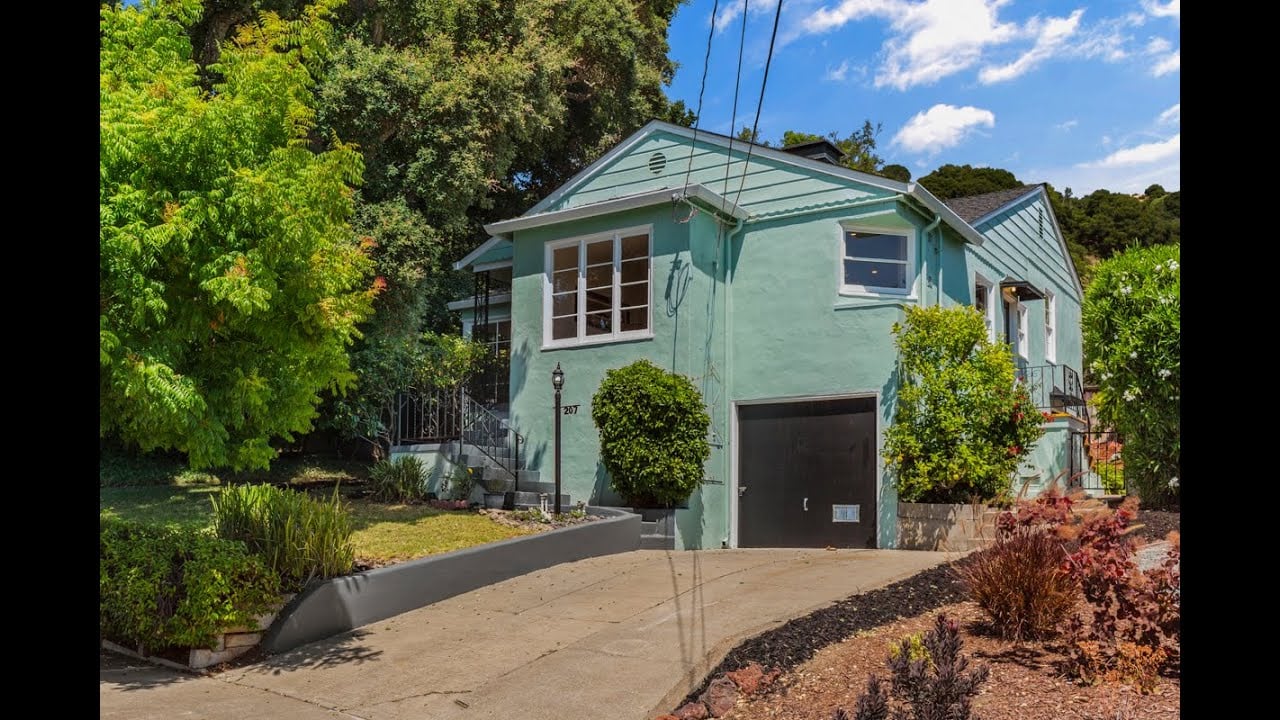 207 Covington Street Sheffield Village/Oakland For Sale