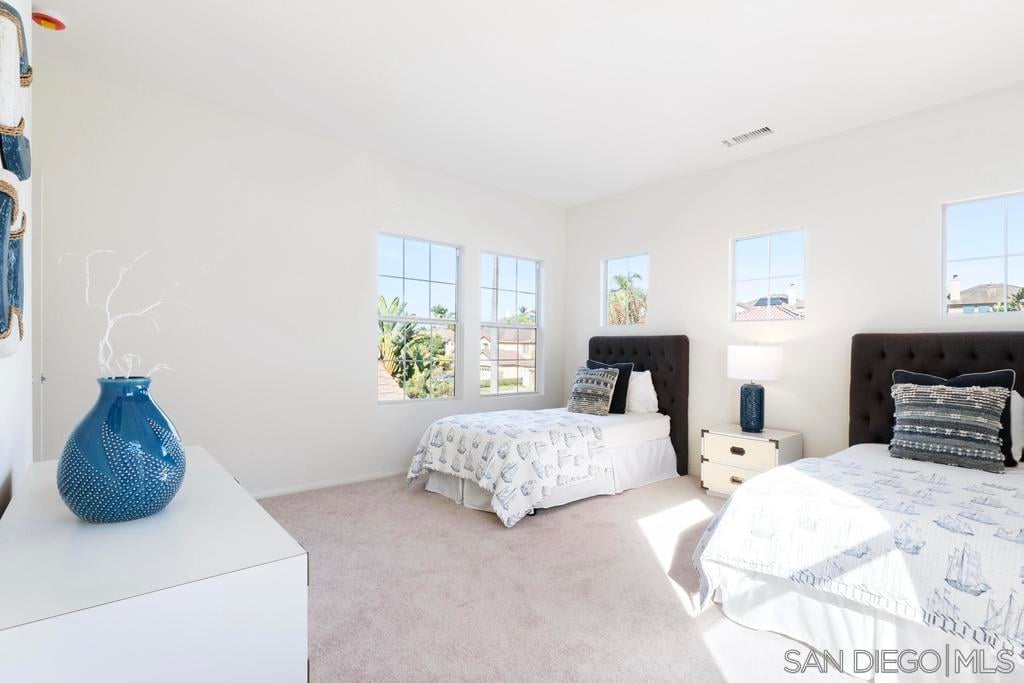6579 Robinea Dr