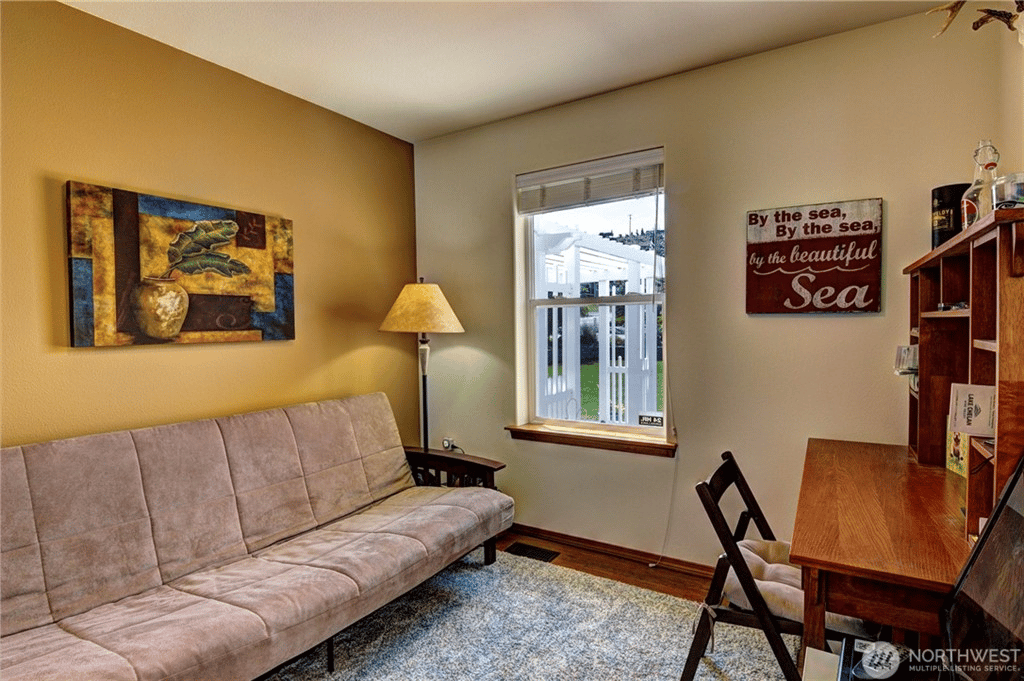 101 W Emerson Dr