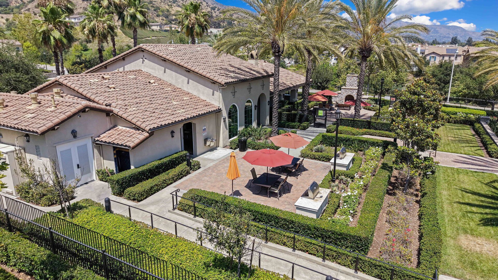 864 E Manresa Drive