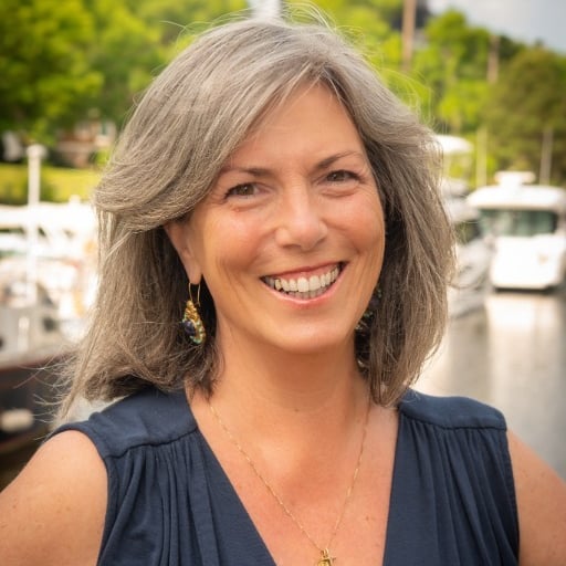 Michelle Schneider Pawleys Island, SC Real Estate Agent Headshot