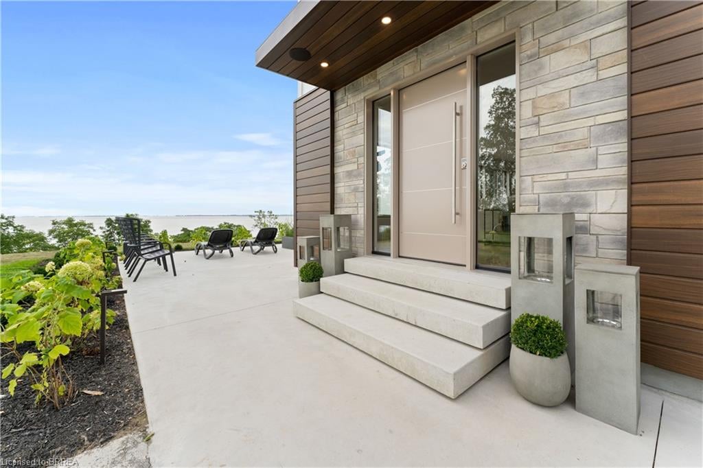 434 Front Road