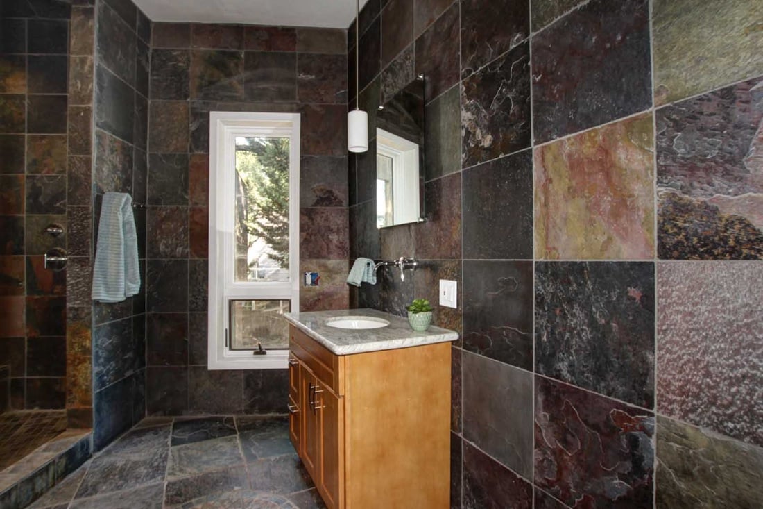 River Front Luxury Modern Home at 6333 Garden Highway!