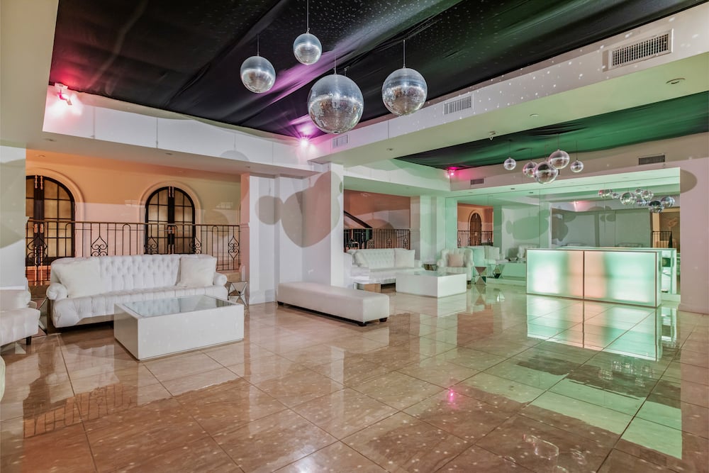 120 Montecito Ranch Ln