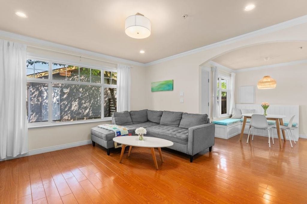 1607 E Georgia St