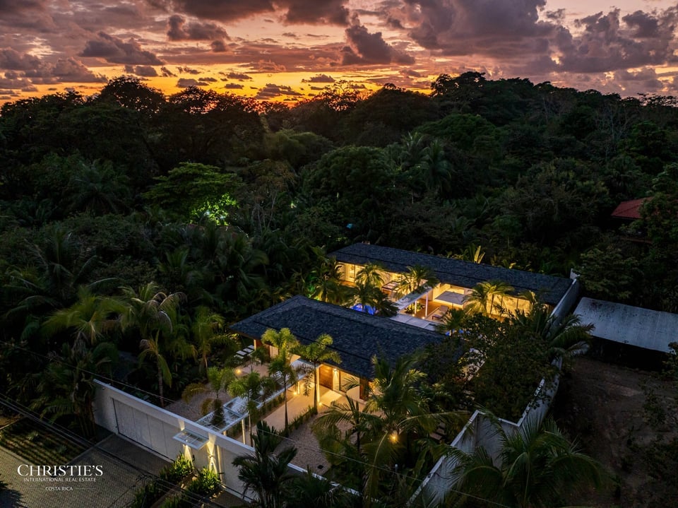 Casa Ohana – Comtemporary Luxury Villa, Steps from the Beach