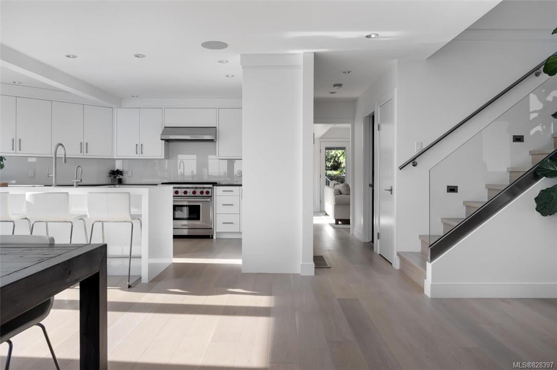 2378 Esplanade